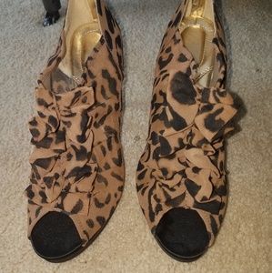 Heels Leopard Print